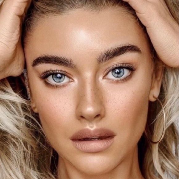 Bobbi Brown Illuminating Bronzing Powder - Picture 9 of 11